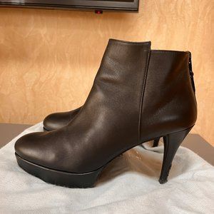 Stuart Weitzman Heeled Platform Black Leather Ankle Bootie Size 7.5